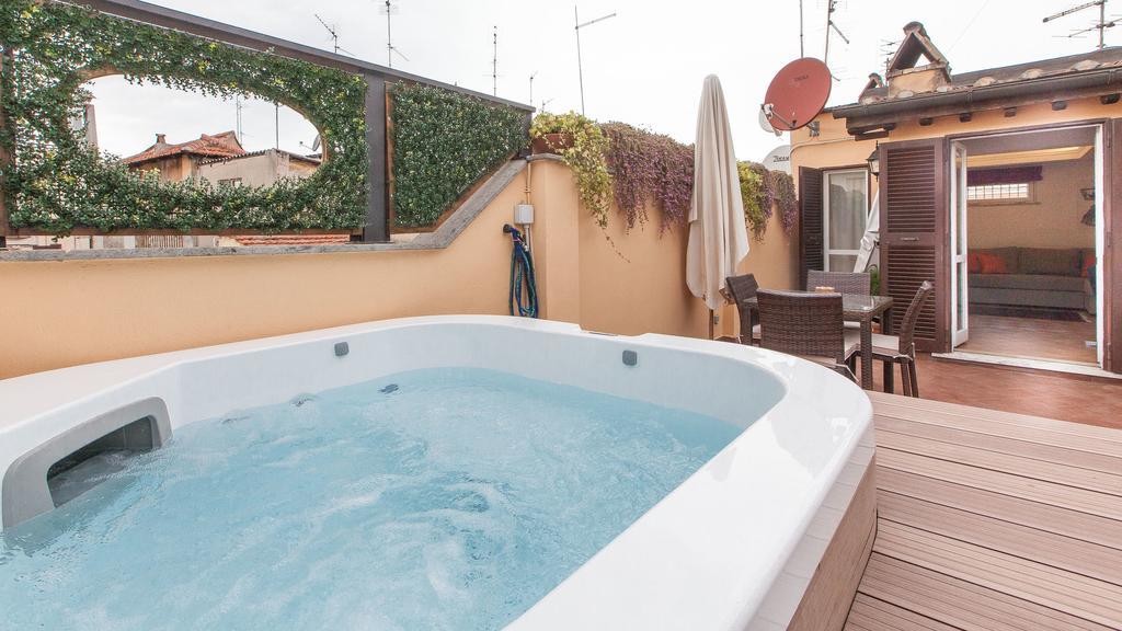 Trevi Penthouse With Jacuzzi Appartamento