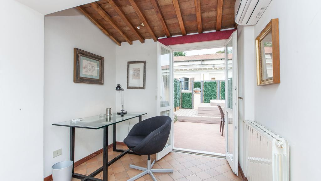Trevi Penthouse With Jacuzzi Appartamento *
