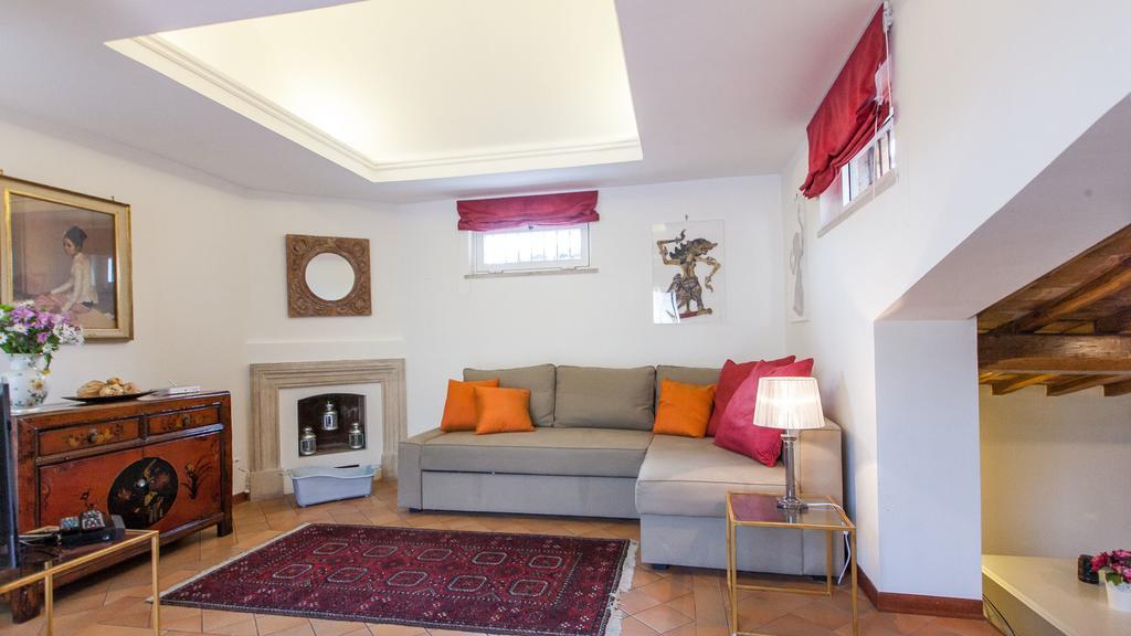 Appartamento Trevi Penthouse With Jacuzzi *